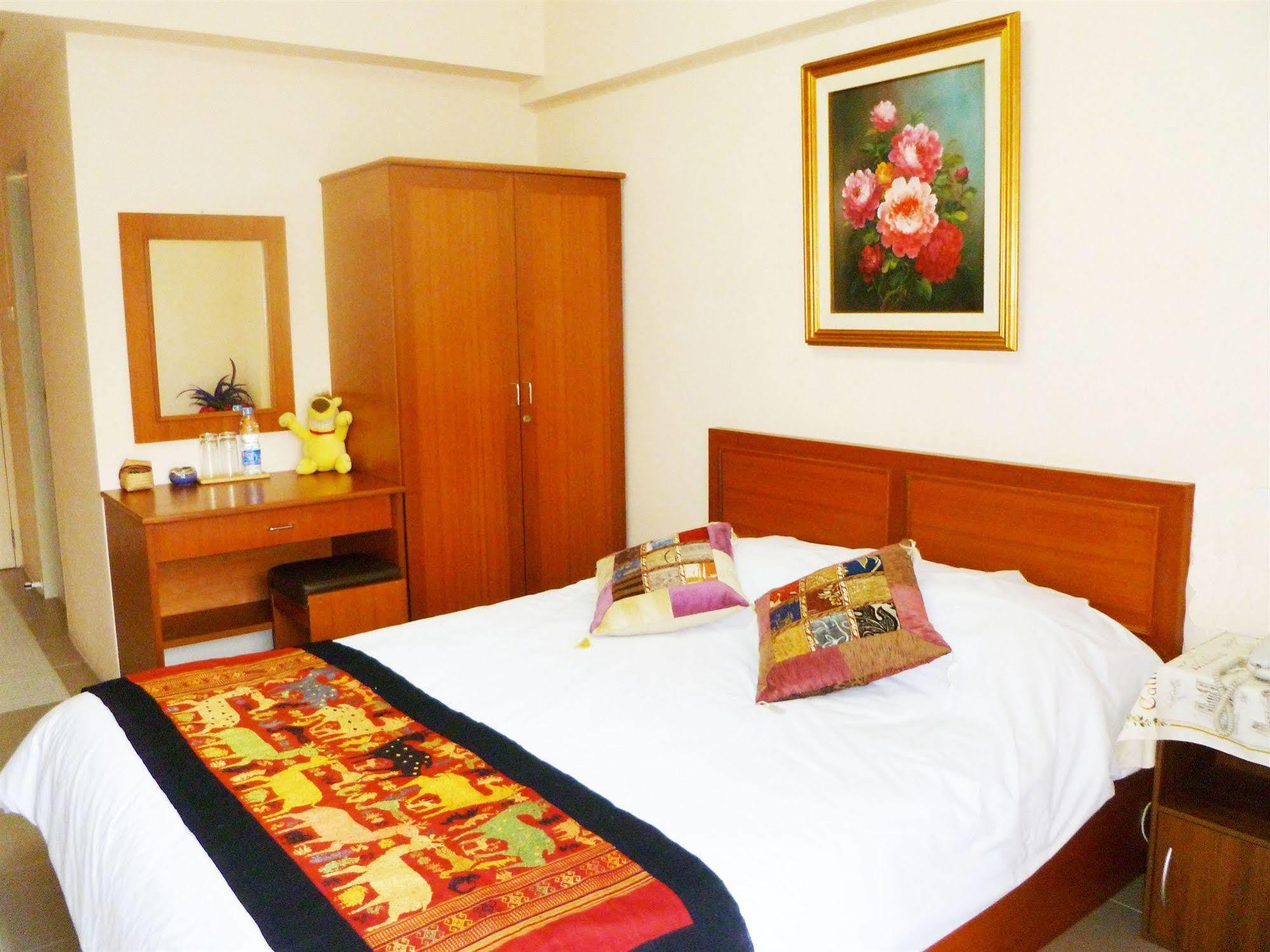 Thanapa Place Bangkok Luaran gambar