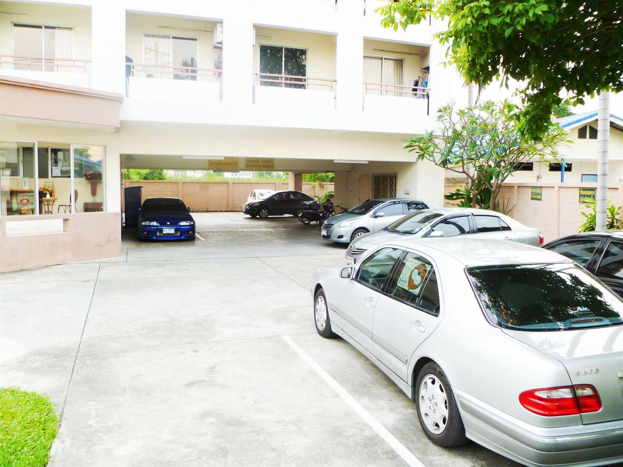 Thanapa Place Bangkok Luaran gambar